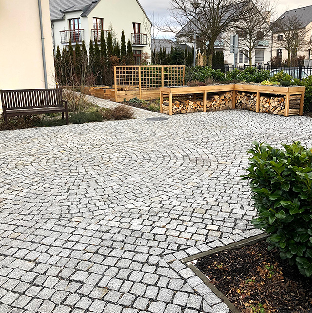 Kamenná dlažba ze žulových kostek Silver Gray